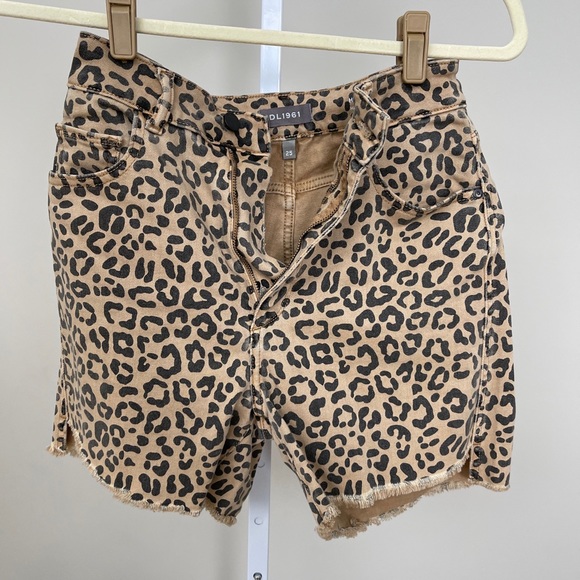 DL1961
Hepburn Shorts High Rise Wide Leg Shorts - Picture 3 of 6